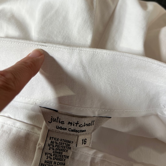 VGUC Cropped white pants-Size 16- Please read description first! - Picture 4 of 7